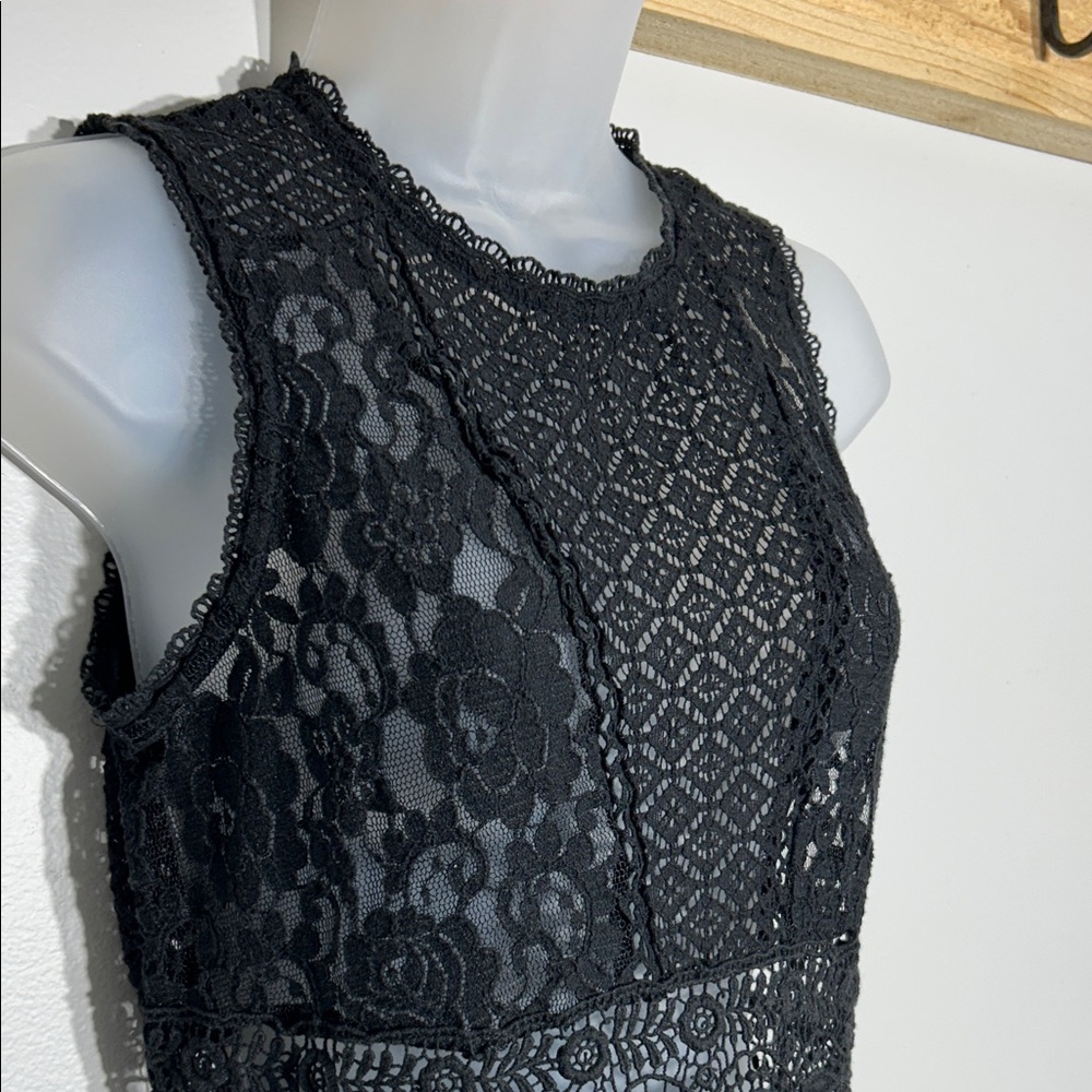 Knox Rose Black Lace Sleeveless Blouse - Picture 2 of 5